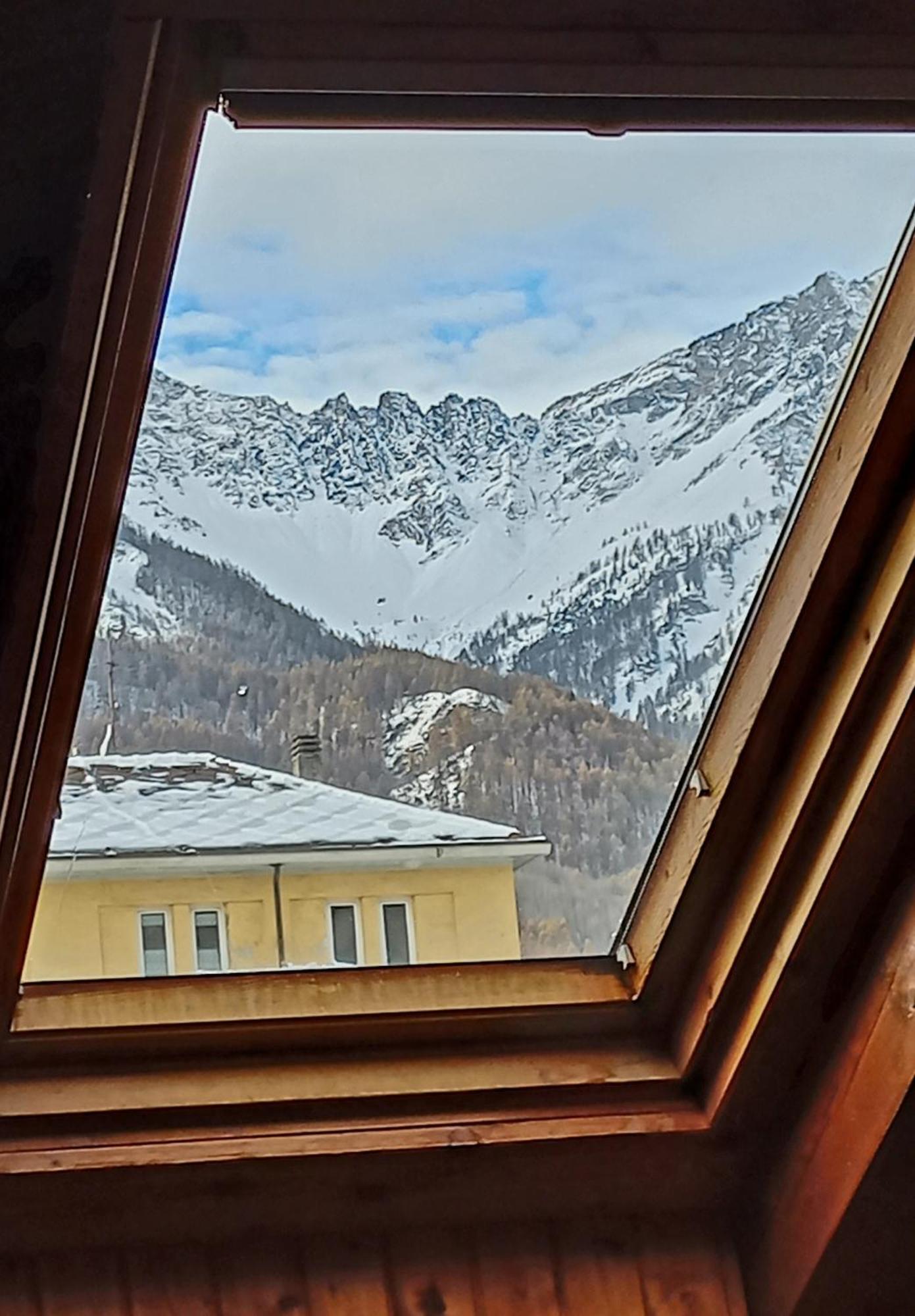 Mansarda Bardonecchia Apartment Bagian luar foto